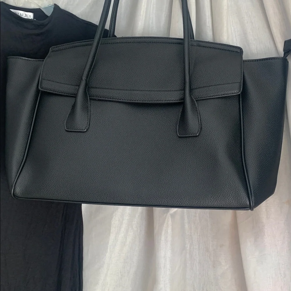 Black Structured Tote Bag - Classic Everyday Carry